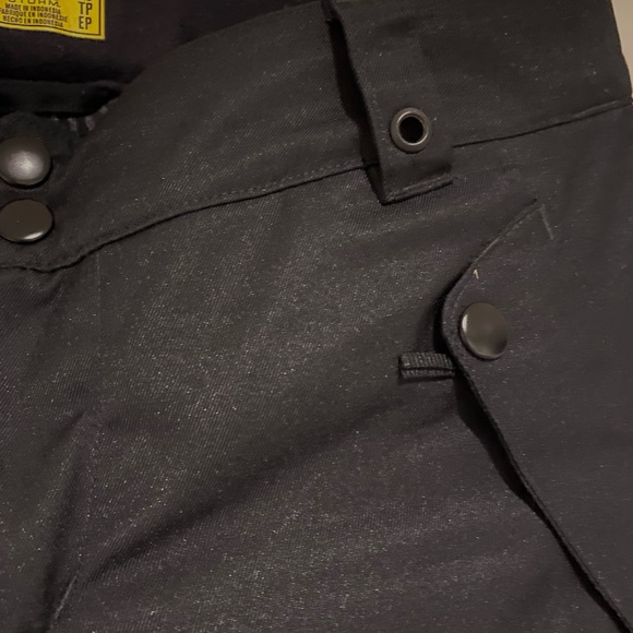 Under Armour Women's Black winter snow pants ❄️ - Picture 9 of 13